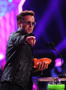 robert-downey-jr-kids-choice-awards-220-481380871.jpg