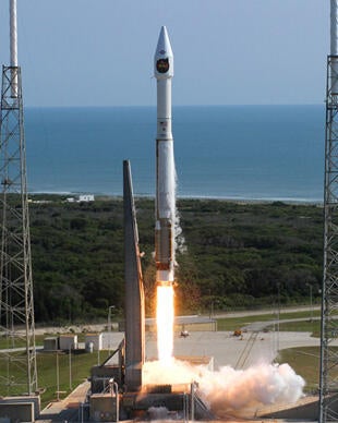 atlas-052214310w.jpg
