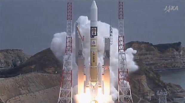 120214hayabusa2launch2620.jpg