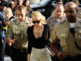 Lindsay Lohan begins house arrest for necklace theft