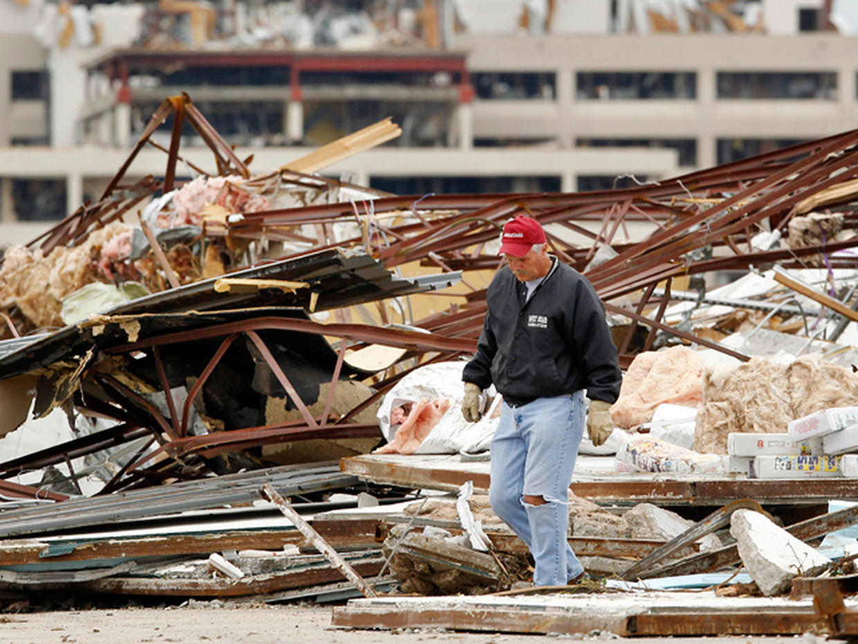 Joplin tornado aftermath - Photo 27 - Pictures - CBS News