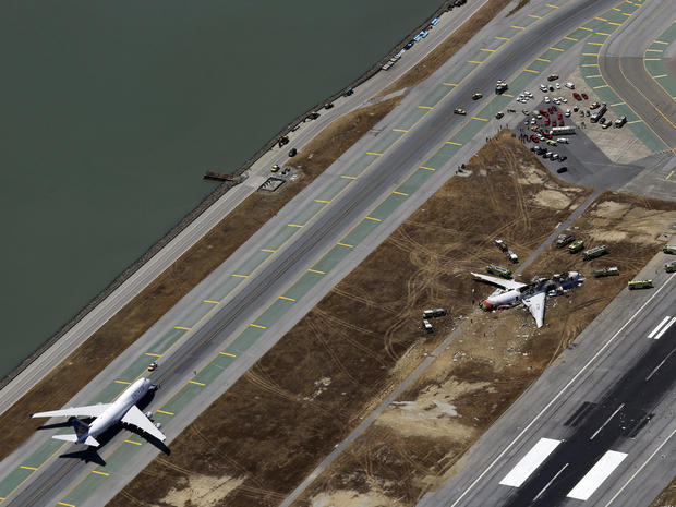 Asiana Airlines Crash In San Francisco Photo 11 Pictures Cbs News 