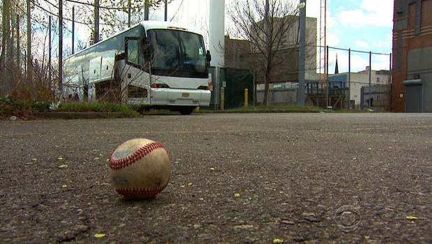 newark-bears-bus.jpg