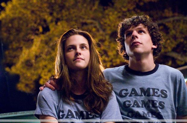 uhq-adventureland-stills-kris-looking-gorgeous-twilight-series-8217686-2560-1679.jpg