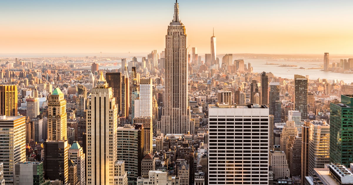 Signs of a top at the top of NYC's real estate market - CBS News