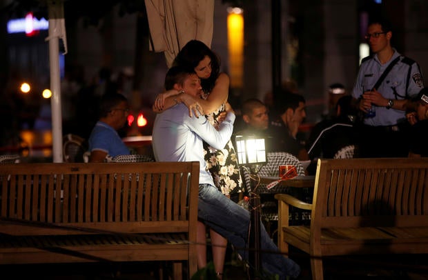 Israel retaliates after palestinian terror attack on tel aviv ... Up down lighting supplier in israel