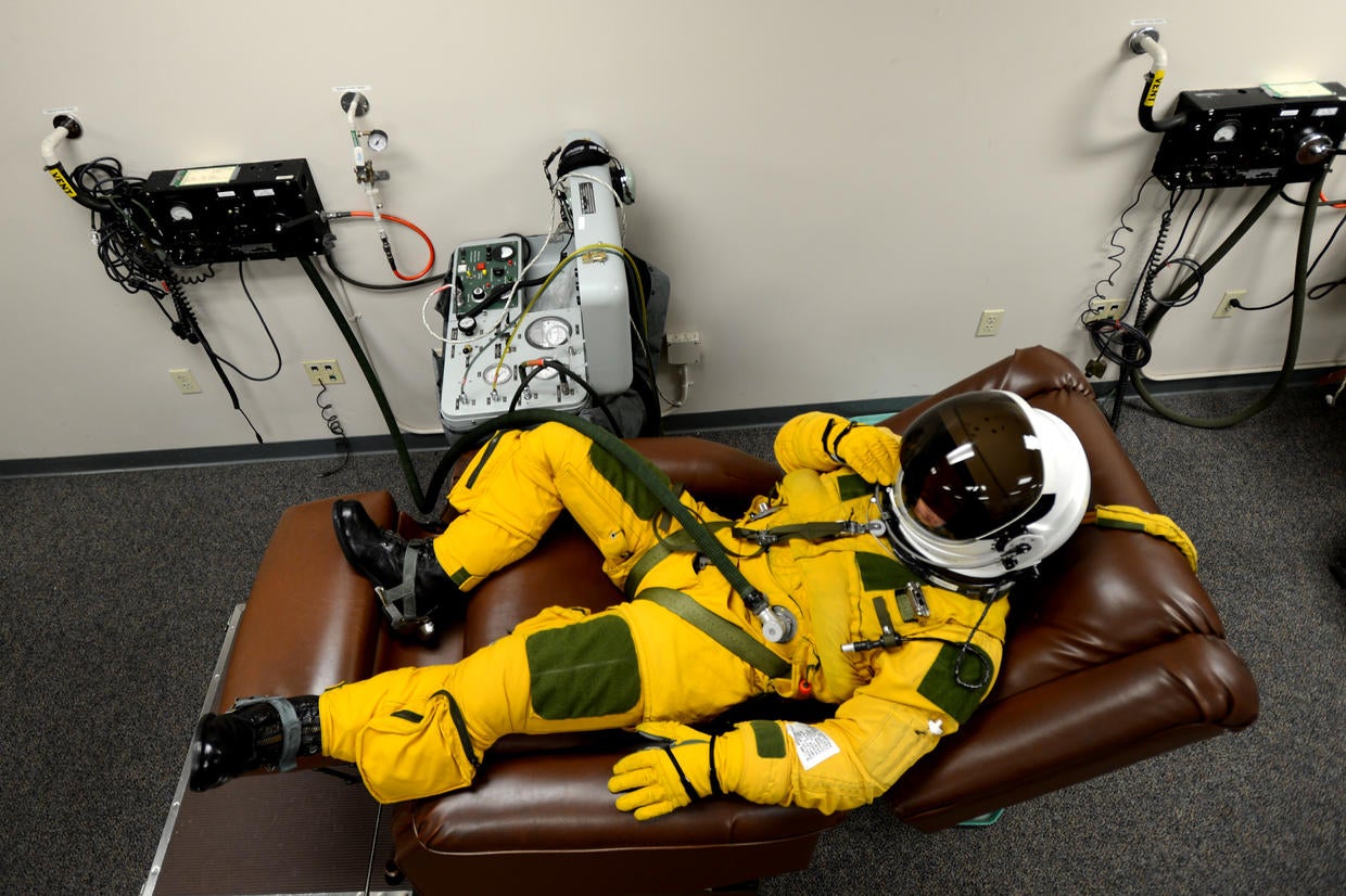 U-2 spy plane - Life as a U-2 spy plane pilot - Pictures - CBS News