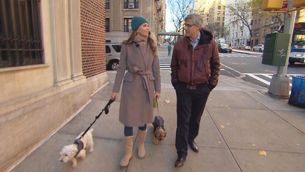 sutton-foster-mo-rocca-walking-dogs-620.jpg