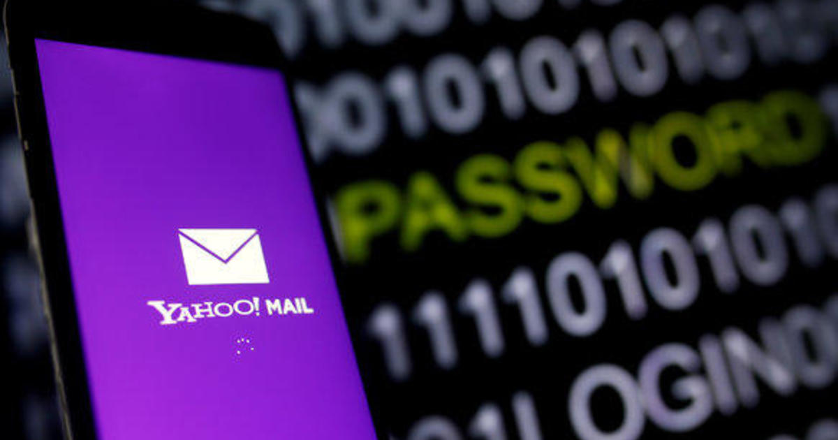 Yahoo suffered massive data theft, and other MoneyWatch headlines