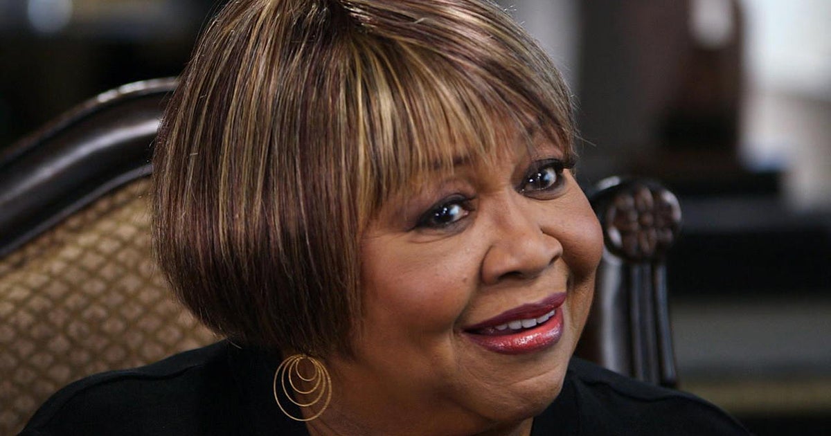 Mavis Staples sings from her heart CBS News