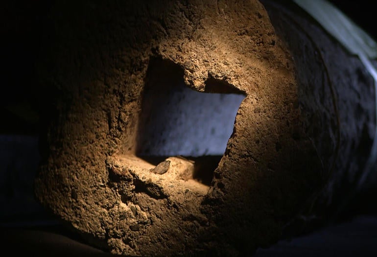 The H-shaped block of concrete