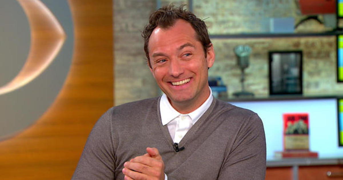 Jude Law talks intrigue of "The Young Pope" - CBS News