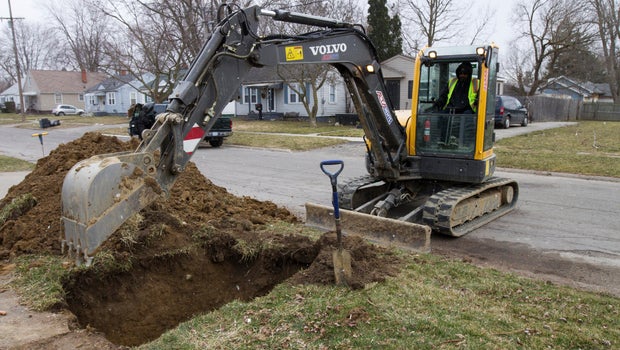 Judge considering plan on fix for 18000 Flint water lines Judge considering plan on fix for 18000 Flint water lines