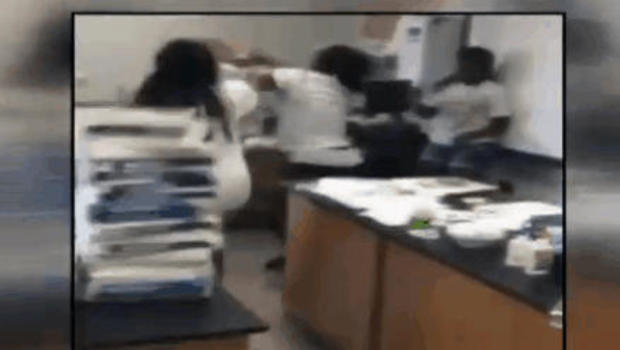 Teachers Trade Punches In Atlanta Middle School Classroom Cbs News 3643