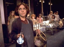 annie-andrea-mcardle-cast-promo.jpg