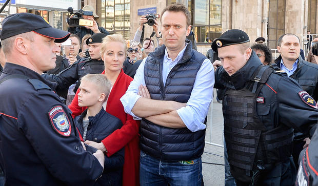 Thousands of Russians protest Putin's rule; Navalny arrested