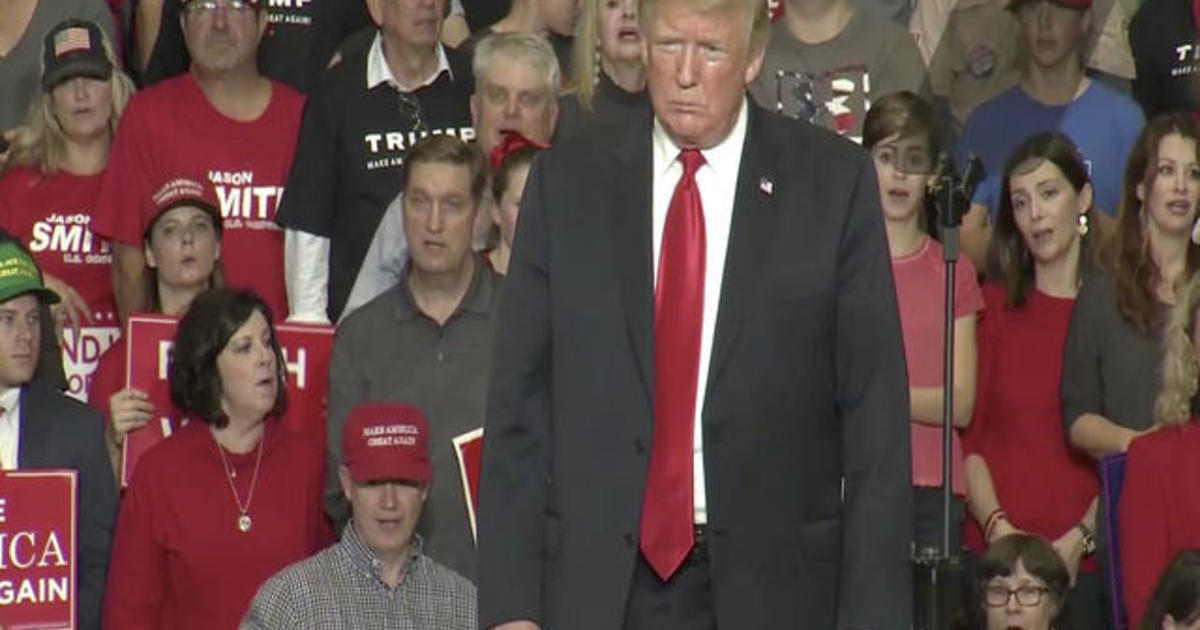 Trump Rally Attendees Sing Amazing Grace After Someone Faints In