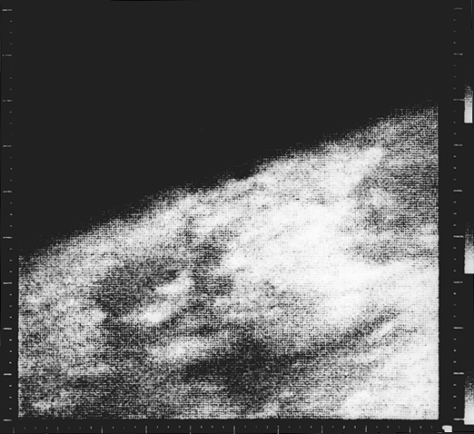 mariner-4-first-iamge-of-mars.gif