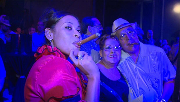 cigar-smokers-havana-female-620.jpg