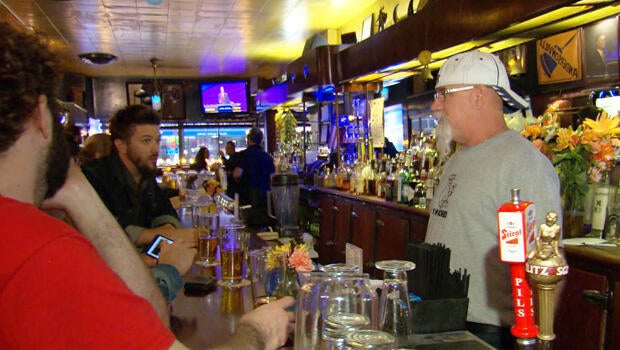 bars-simons-tavern-chicago-620.jpg