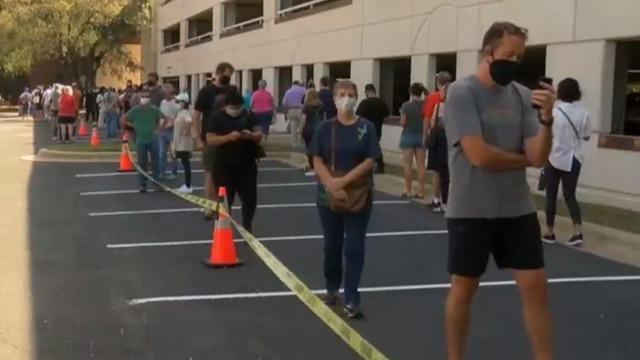 Texas begins early voting with huge turnout 