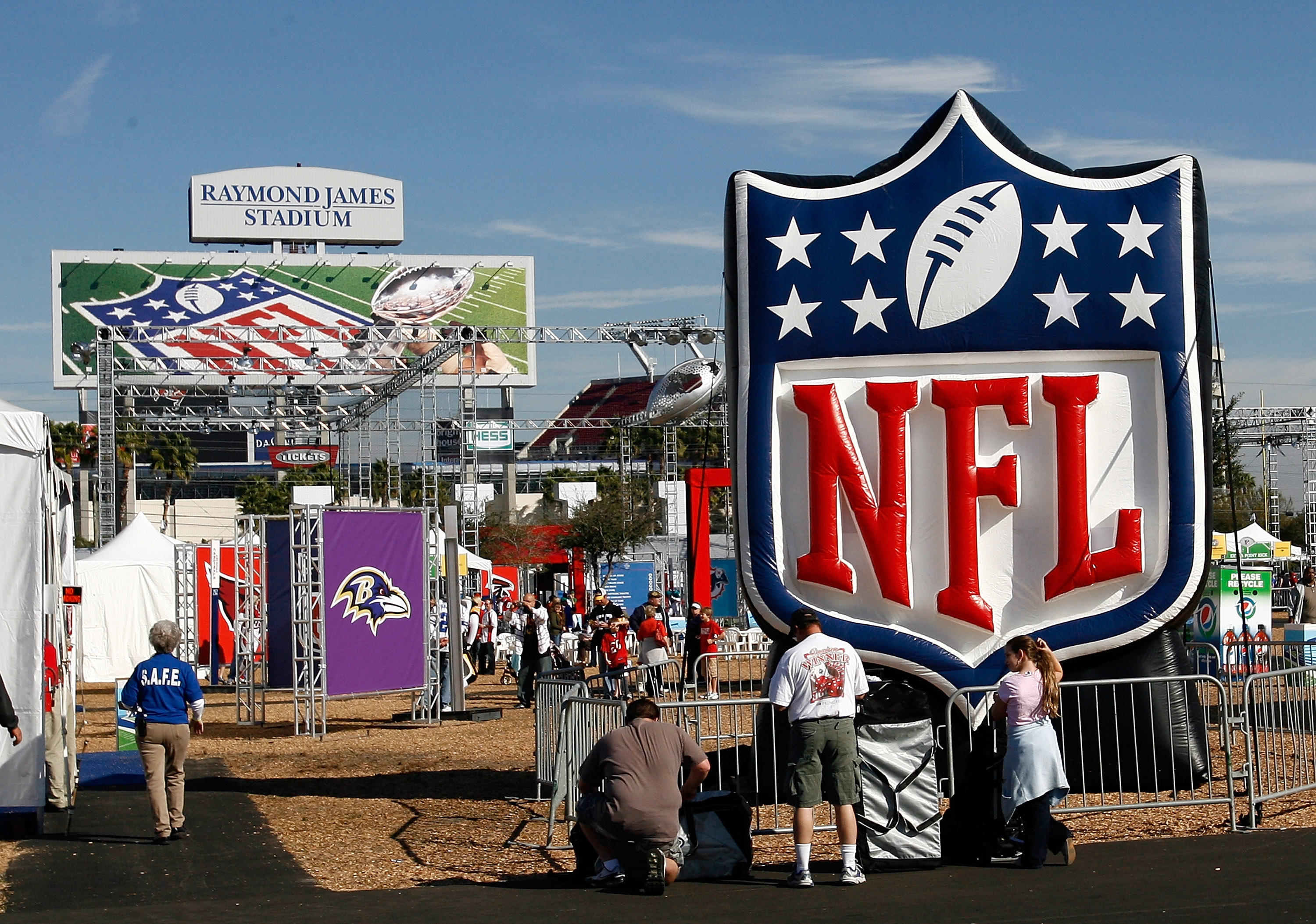 NFL gives vaccinated health care workers free Super Bowl tickets 