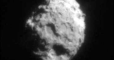 Spacecraft Captures Comet Dust CBS News