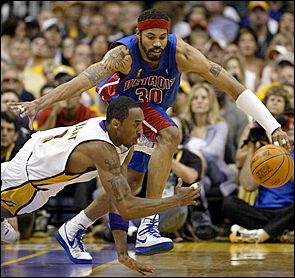2004 NBA Finals Game 1 CBS News