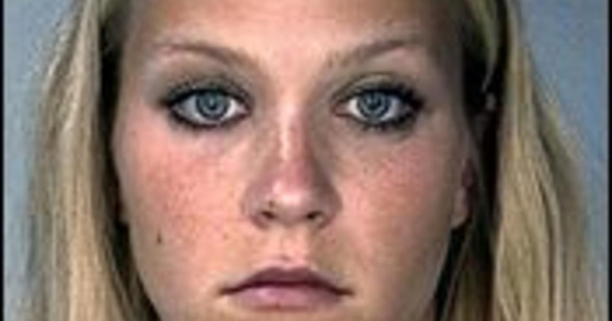 Female GI In Photos Charged - CBS News