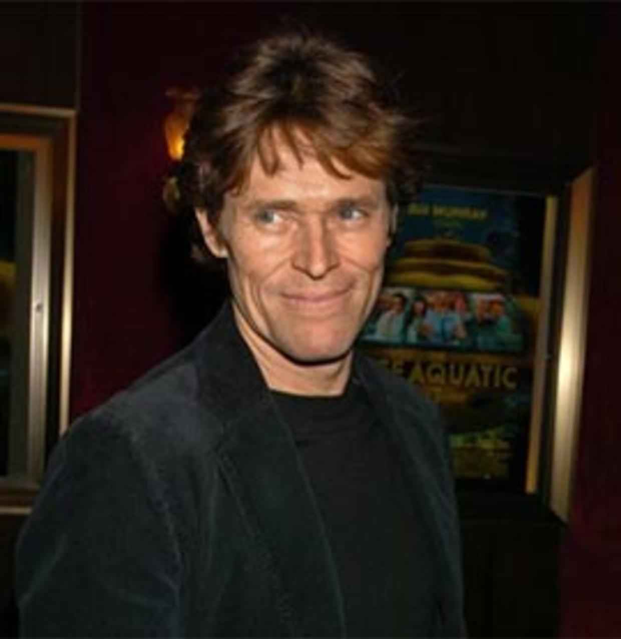 willem dafoe shows off his penis