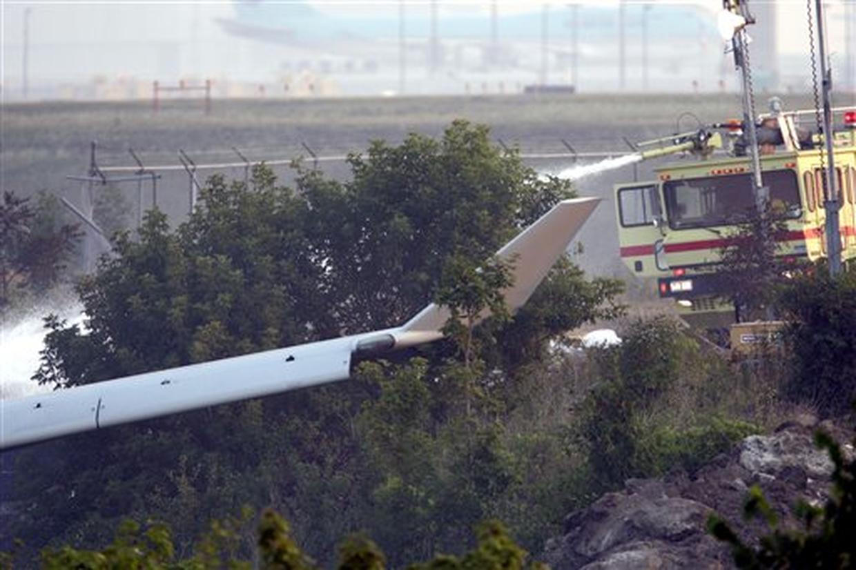 Air France Flight 358 Crash Photo 7 CBS News
