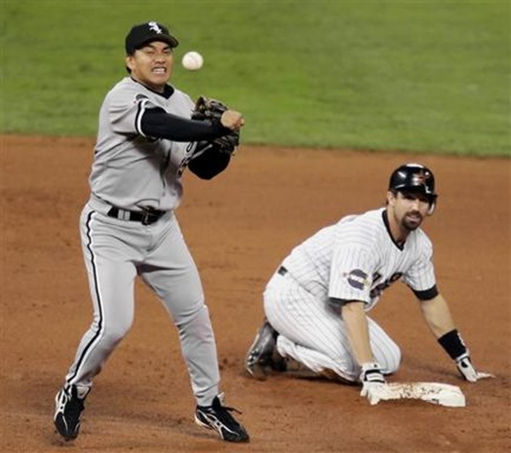 2005 World Series: Game 4 - Photo 5 - CBS News