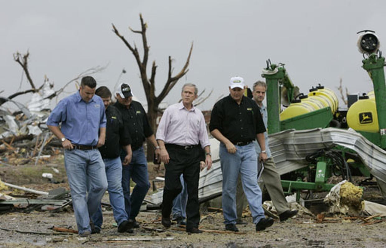 Greensburg Tornado Photo 6 CBS News