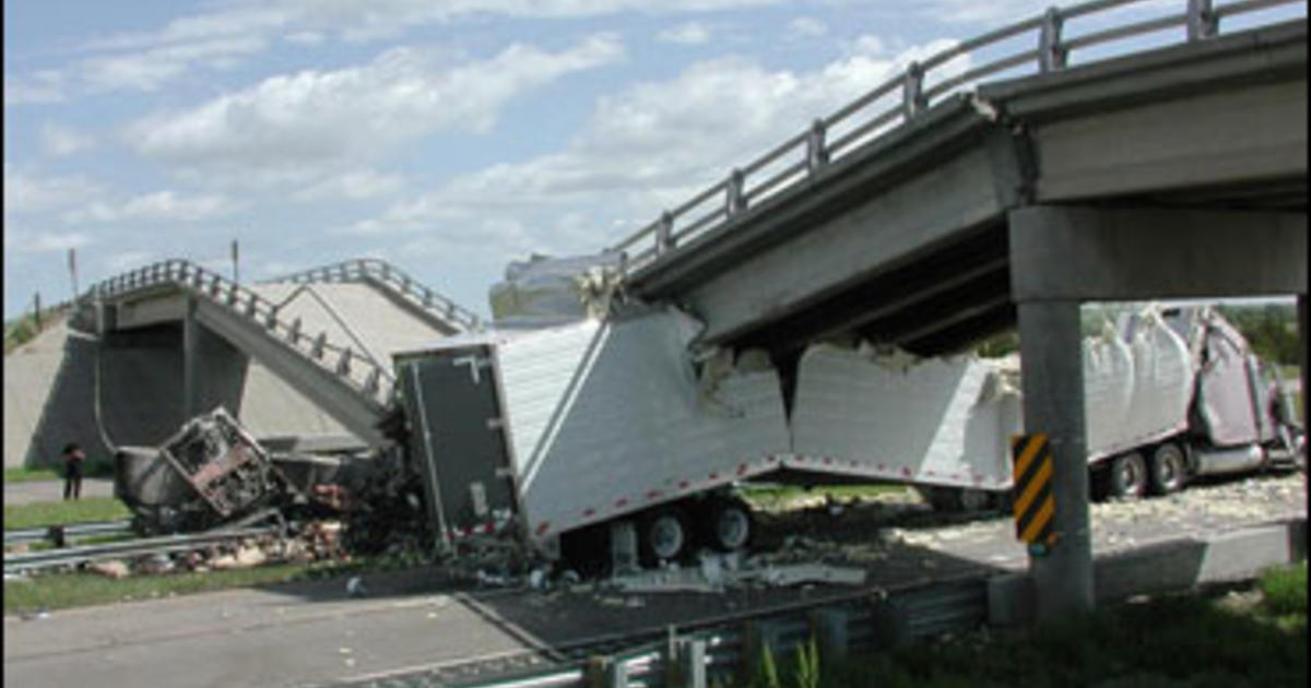 collapsed bridge at webber falls ok