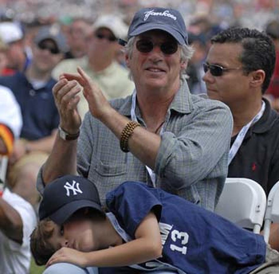 Celebrity Sports Fans Photo 2 CBS News