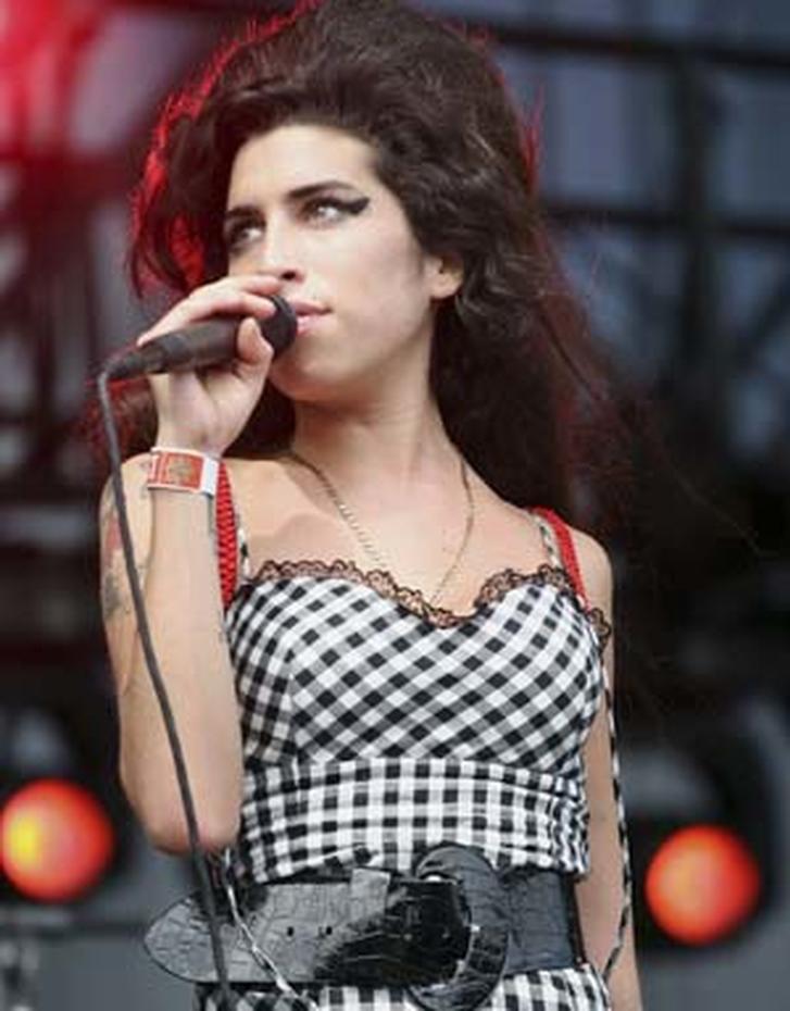 Amy Winehouse: 1983-2011 - Photo 18 - Pictures - CBS News
