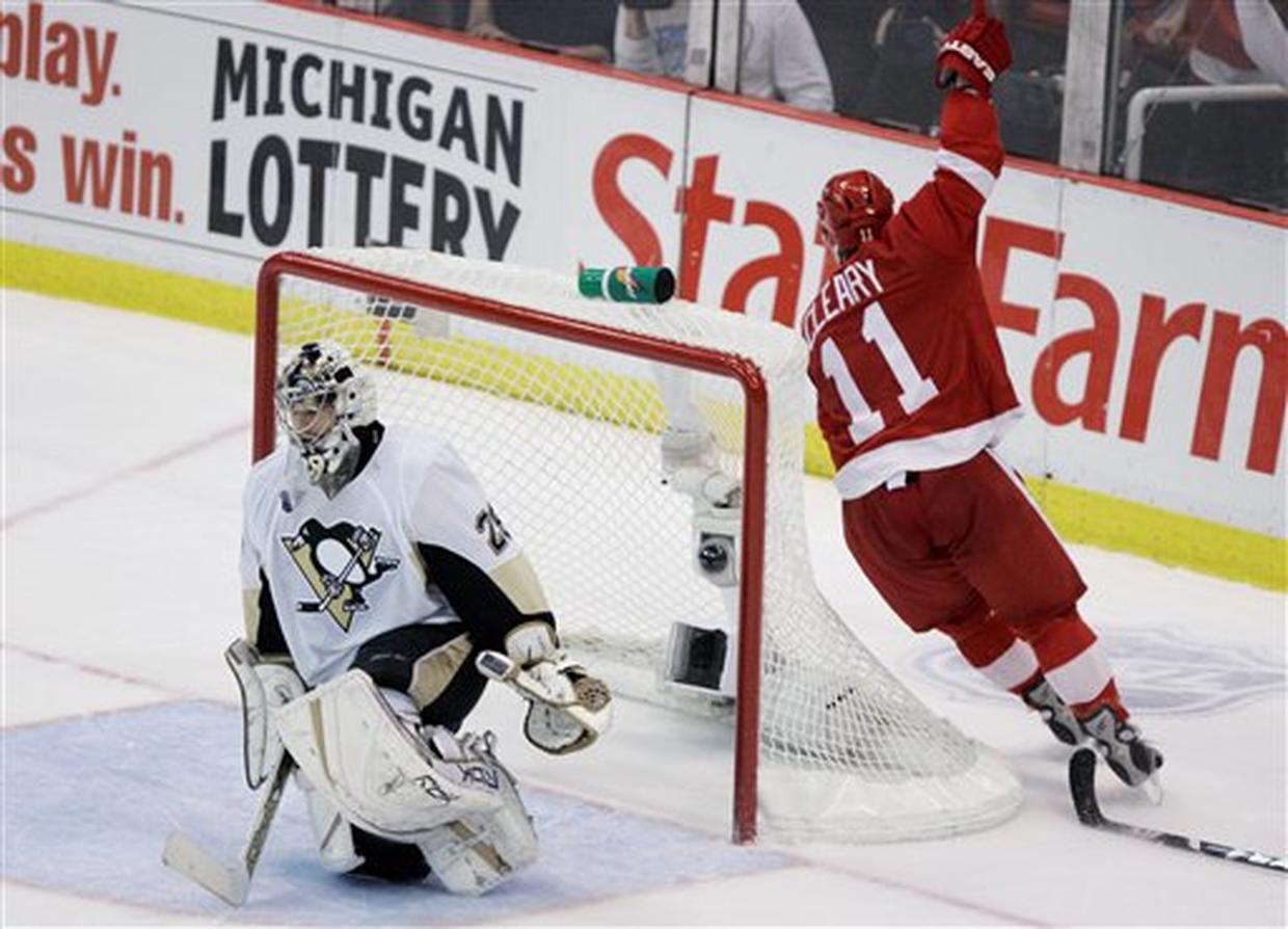 Stanley Cup Finals: Game 1 - Photo 10 - CBS News