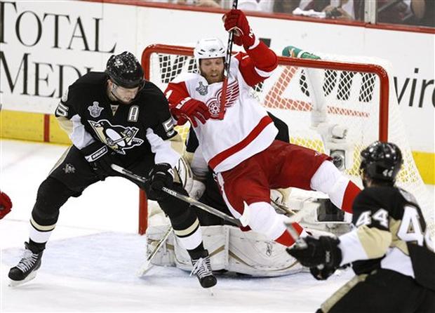 Stanley Cup Finals: Game 3 - Photo 1 - Pictures - CBS News