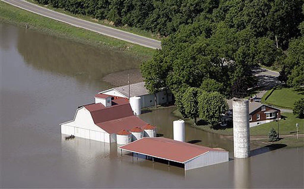 Flood Woes Drift Downriver Photo 12 Pictures CBS News
