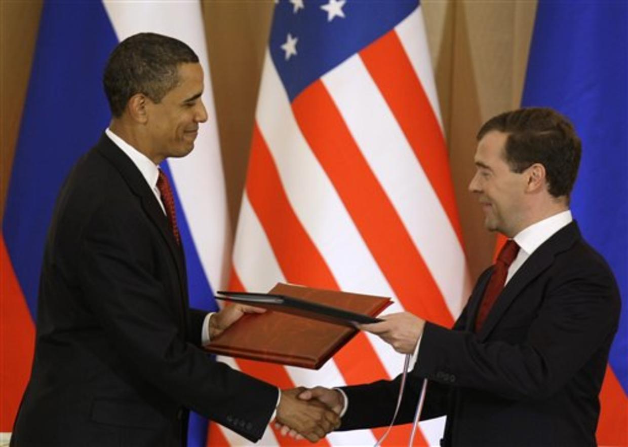 Прага подписание договора снв 3. Обама Медведев СНВ-3. Медведев, Обама, Прага. Барак Обама и Медведев.