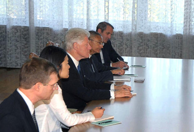 Bill Clinton Visits North Korea - Photo 1 - Pictures - CBS News