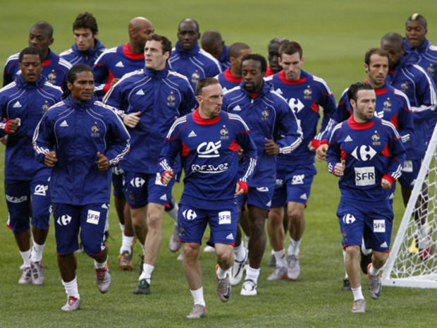 France's national soccer team: A microcosm of France's larger problems? - CBS News