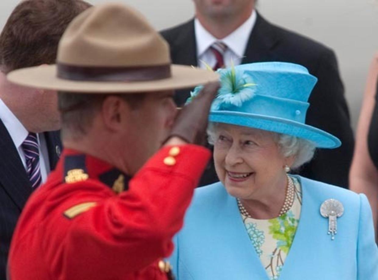 queen elizabeth royal visits to canada