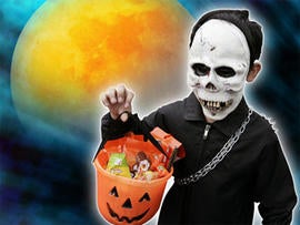 Drunk Man Wearing Diaper Arrest For Shouting Profanities While Trick-or-Treating