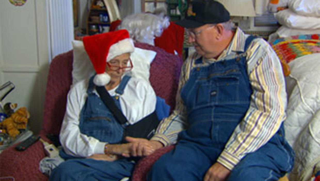 'Year-Round' Santa Hits Tough Times - CBS News