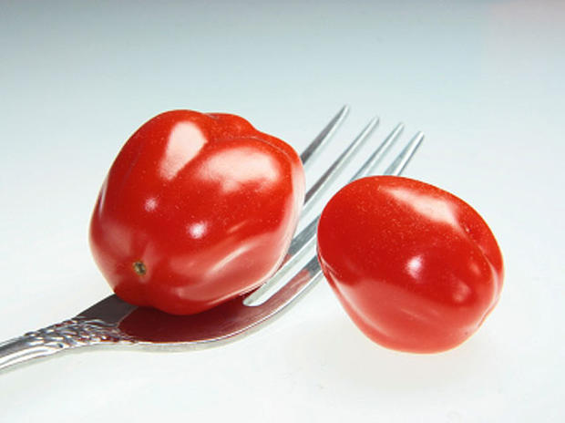 tomatoes-fork-000005808967.jpg 