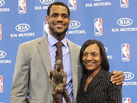 LeBron James' mother arrested at Miami Beach hotel