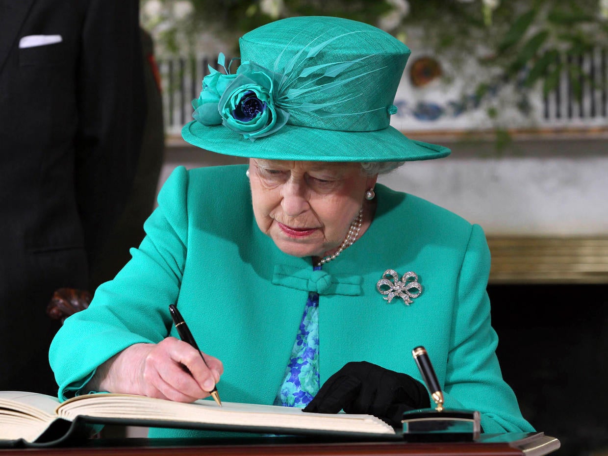The Queen in Ireland Photo 34 Pictures CBS News