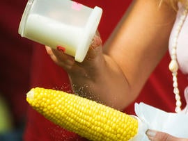 salt, salting, corn, eating, sodium