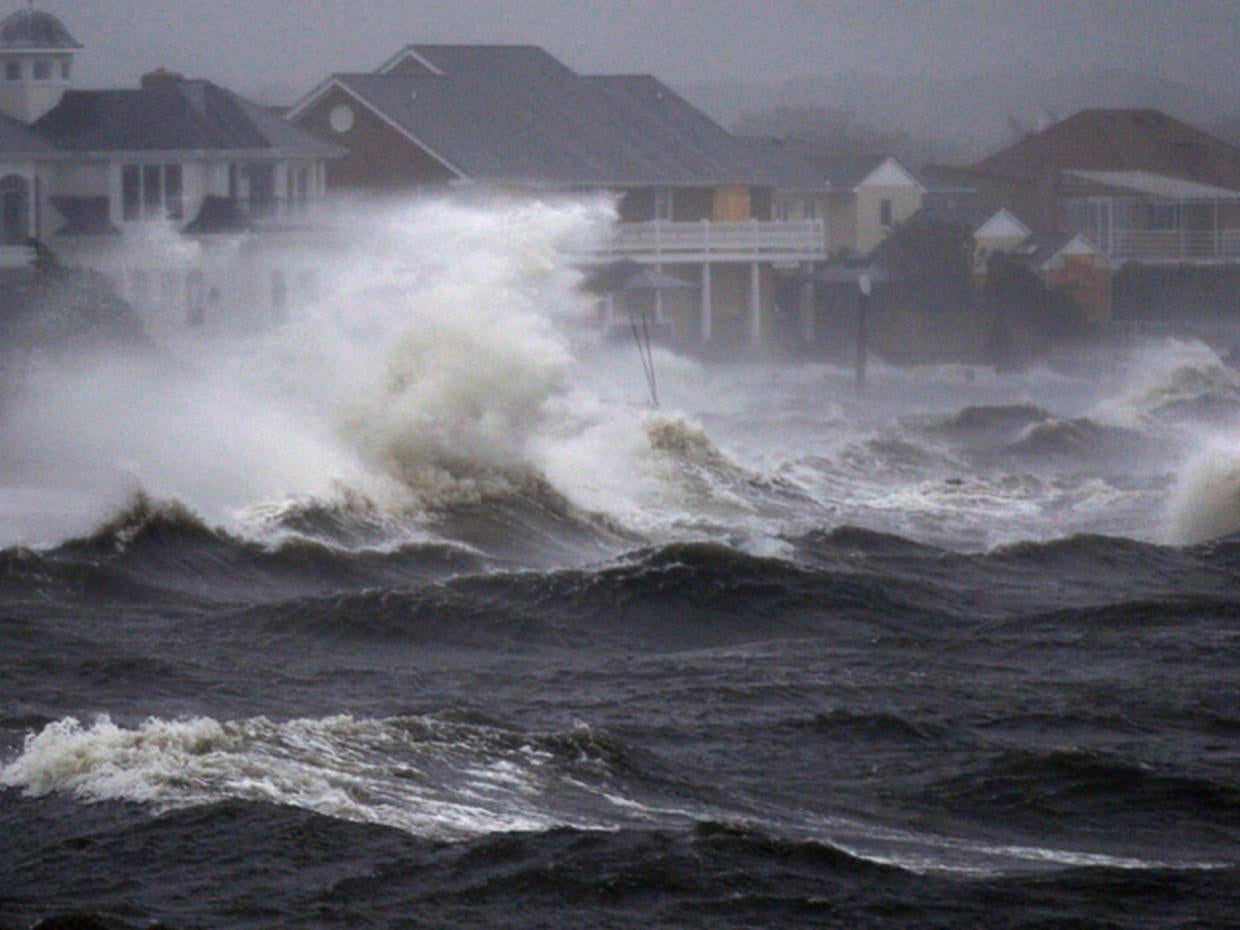 Hurricane Irene makes landfall - Photo 6 - Pictures - CBS News
